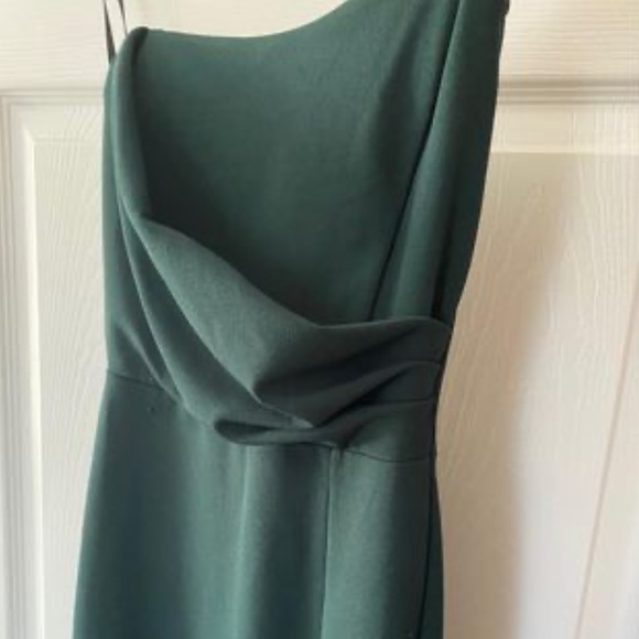 Never worn dress for prom/wedding guest. - Picture 1 of 2